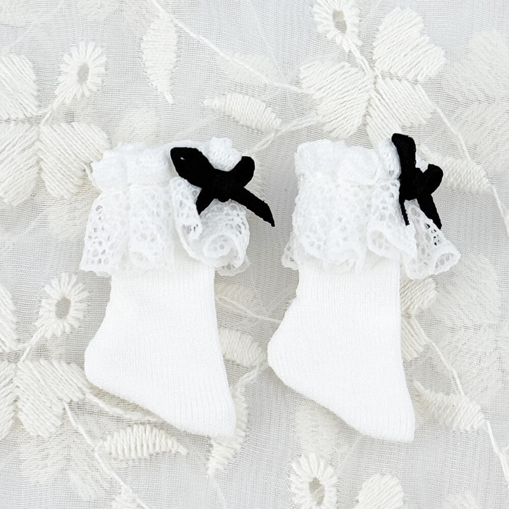 niannyyhouse OB22 OB24 Doll Lace Bow Socks 2-Pair Set (Black & White) - Detail Showcase 11 | niannyyhouse